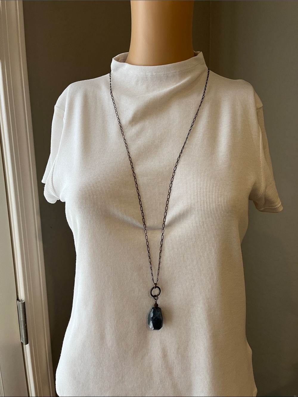 Blue Stone Pendant Necklace - Picture 4 of 5